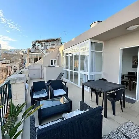 דירה Duplex Penthouse With Large Terrace And Views *