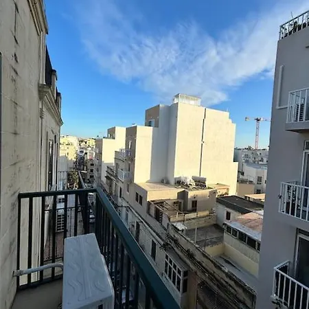 Duplex Penthouse With Large Terrace And Views דירה *
