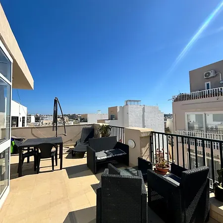 Apartment Duplex Penthouse With Large Terrace And Views Gzira